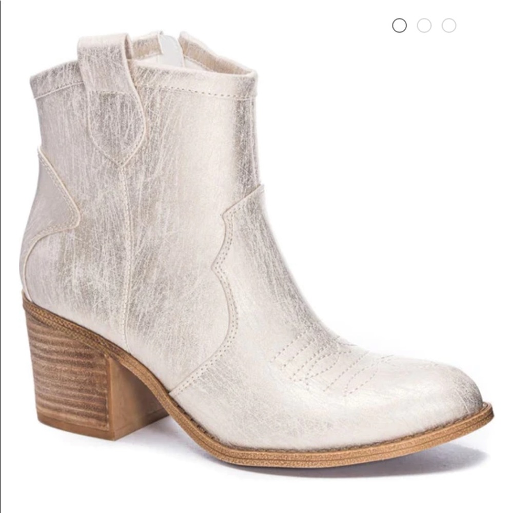NWT Lulubelles Boutique Unite Metallic Ankle Boot
